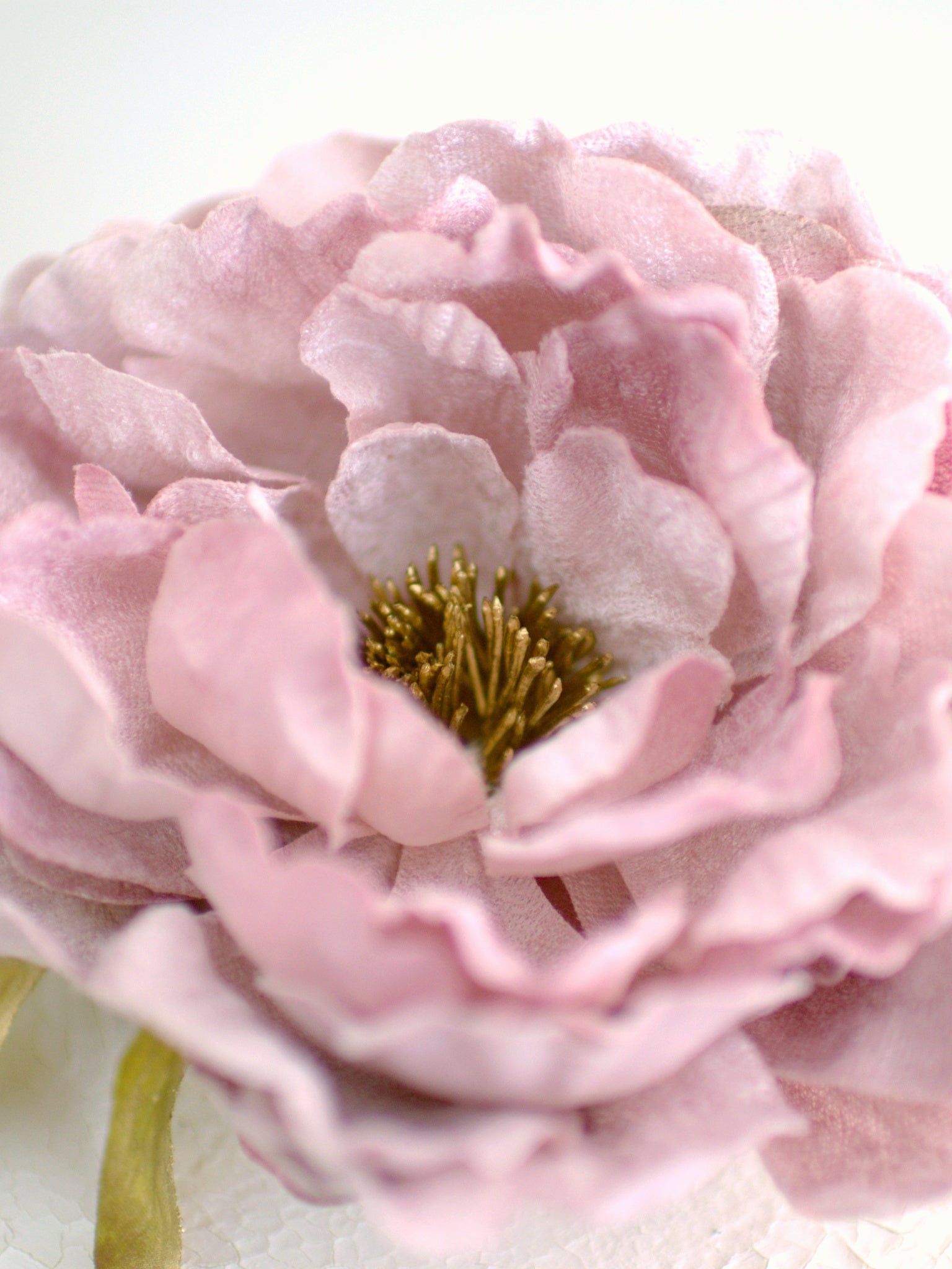 Close-up of Peony Vintage Cake Topper with Gold Leaf, highlighting the intricate details, realistic petals, and luxurious gold accents for a premium cake décor look.